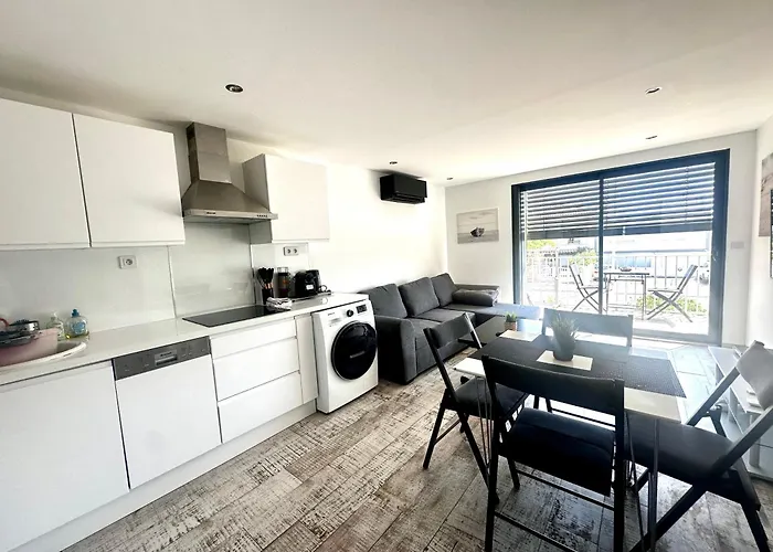 Le Maurice - Air Conditioning Parking And Seaside!